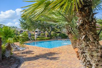 our apartments showcase a swimming pool at Lakeside Gardens, Daytona, 32114
